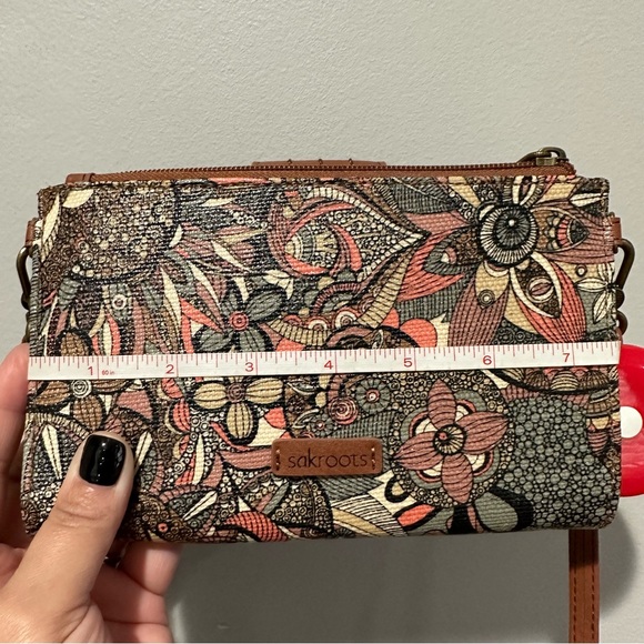 Sakroots Crossbody Wristlet Clutch - Picture 13 of 15